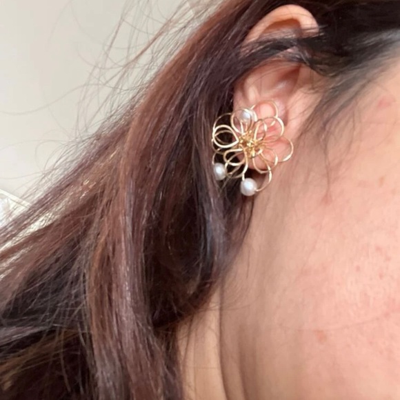 Wire flower earrings - Picture 3 of 3